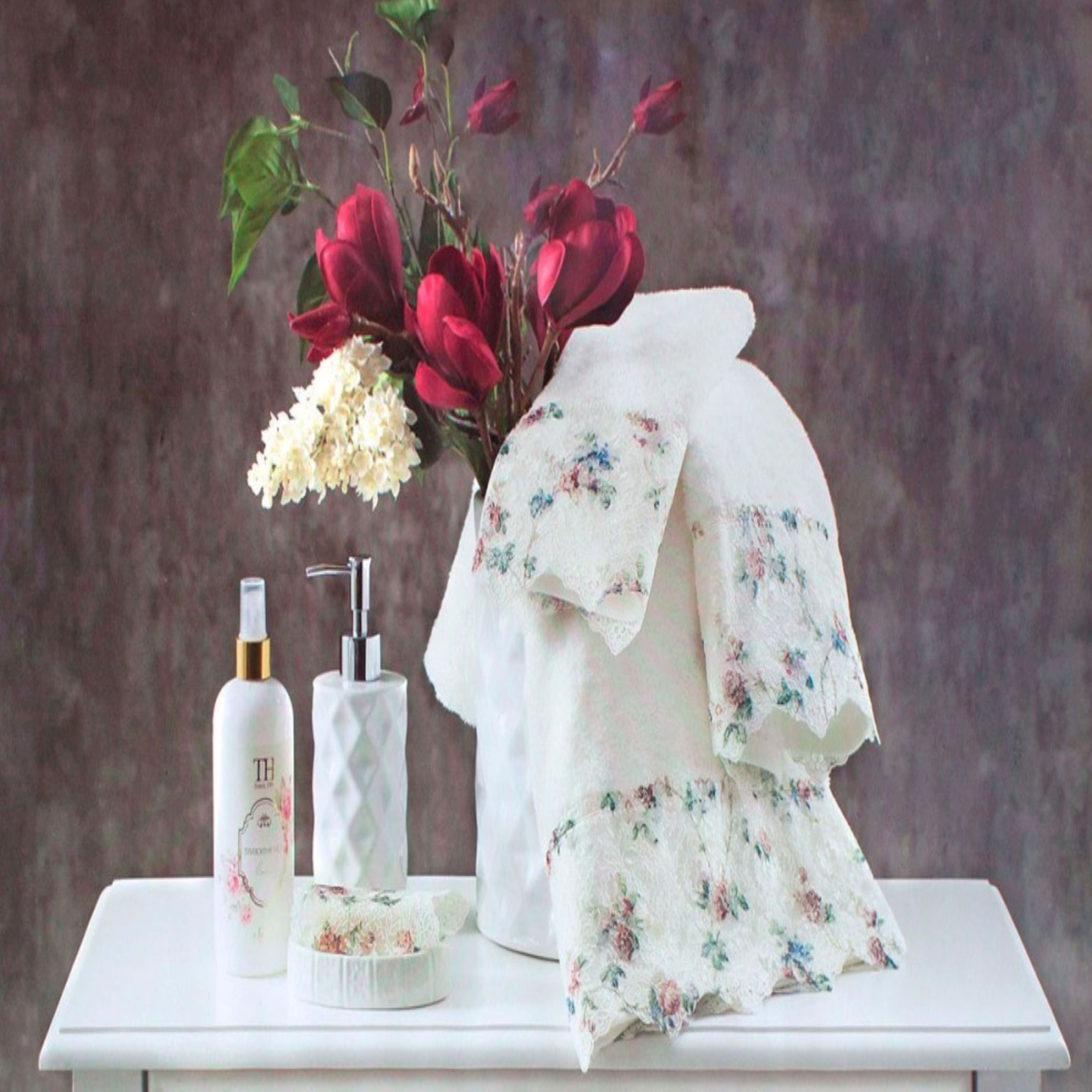 SET OF TOWEL (3 PCS) SEVILLA + PERFUME